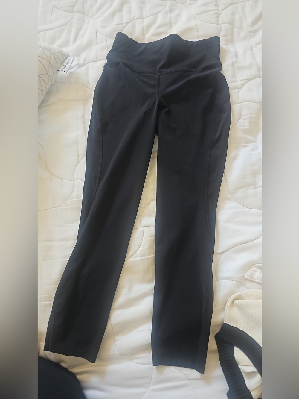 Lululemon Black Capri Cropped Leggings Women’s Size 6 Like New Yoga Pants